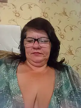 NysiOlsen online show from July 11, 2026, 4:02 am