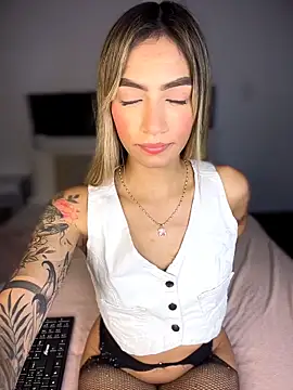 SweetTroubleXXX online show from March 13, 2026, 1:05 pm