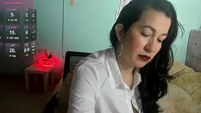 talia mystic online show from August 5, 2026, 1:27 pm