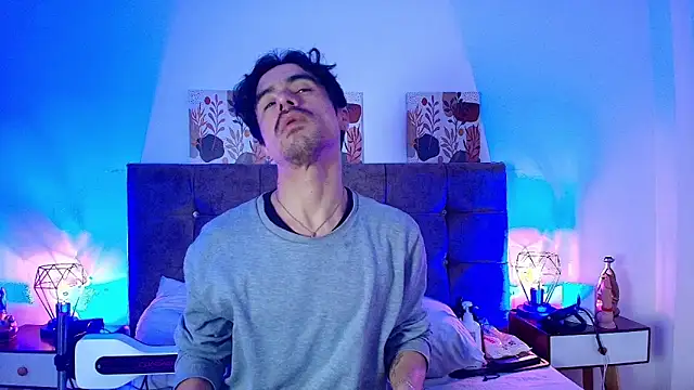 Ethan Briggs  online show from May 13, 2026, 3:35 am