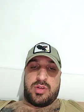 Snapshot of Mertozer01 chatting on March 17, 2026, 1:19 am Mertozer01 online show from March 17, 2026, 1:19 am