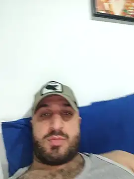 Snapshot of Mertozer01 chatting on January 17, 2026, 2:04 am Mertozer01 online show from January 17, 2026, 2:04 am