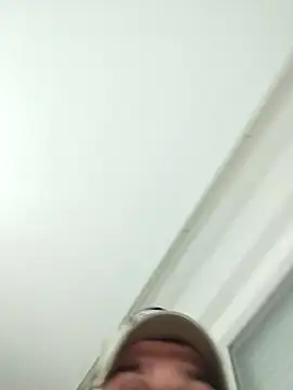 Snapshot of Mertozer01 chatting on March 19, 2026, 10:10 pm Mertozer01 online show from March 19, 2026, 10:10 pm