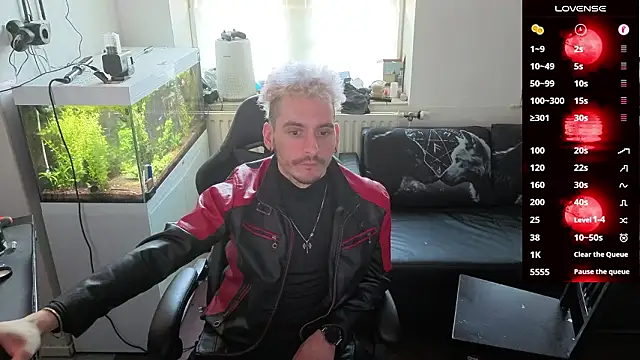 Snapshot of Rayzel_White chatting on March 16, 2026, 3:26 pm Rayzel White online show from March 16, 2026, 3:26 pm