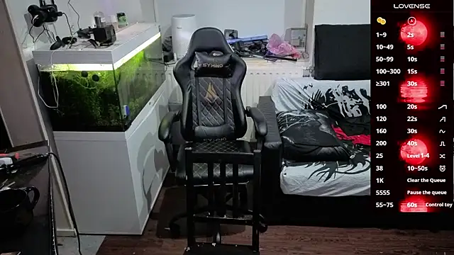 Snapshot of Rayzel_White chatting on March 2, 2026, 8:05 pm Rayzel White online show from March 2, 2026, 8:05 pm