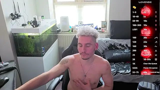 Snapshot of Rayzel_White chatting on March 6, 2026, 1:17 pm Rayzel White online show from March 6, 2026, 1:17 pm