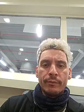 Snapshot of Rayzel_White chatting on February 27, 2026, 5:24 pm Rayzel White online show from February 27, 2026, 5:24 pm