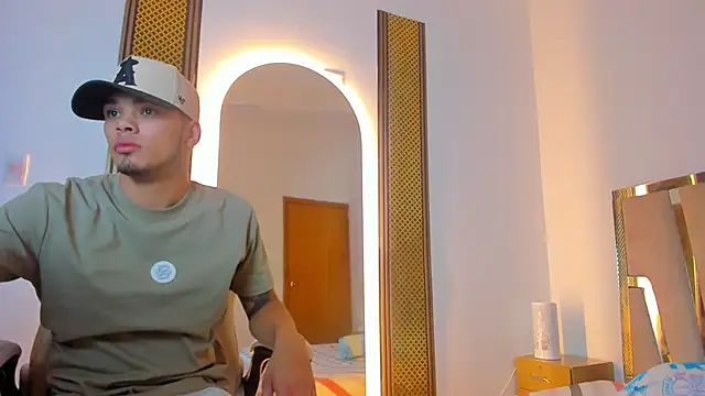 Snapshot of Kayle_Nico chatting on February 11, 2026, 3:28 am Kayle Nico online show from February 11, 2026, 3:28 am