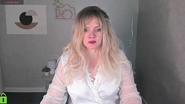 Snapshot of Victoria_Nelson chatting on March 28, 2026, 1:17 am Victoria Nelson online show from March 28, 2026, 1:17 am