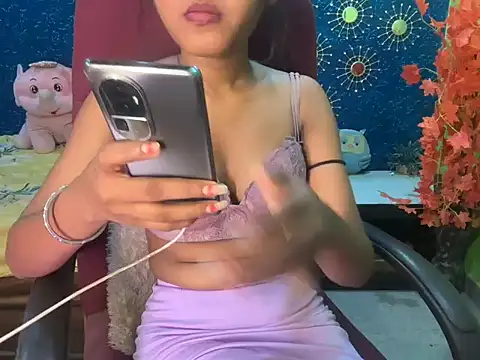 Snapshot of Brown-beauty chatting on July 11, 2026, 12:11 am Brown-beauty online show from July 11, 2026, 12:11 am