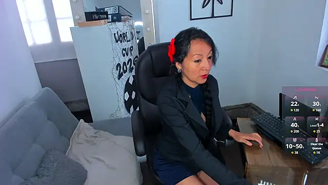 loretta fraser online show from June 18, 2026, 12:43 pm