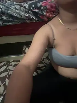 yourdollyy online show from February 6, 2026, 7:10 pm