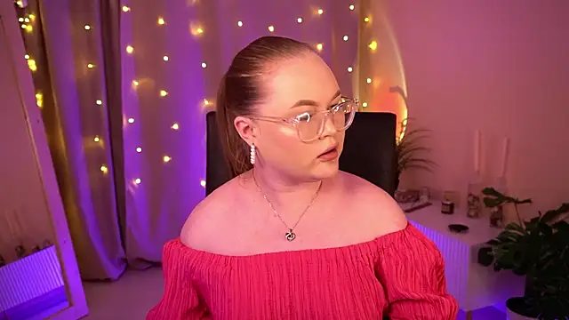 FeliciaLorne online show from February 4, 2026, 12:33 pm