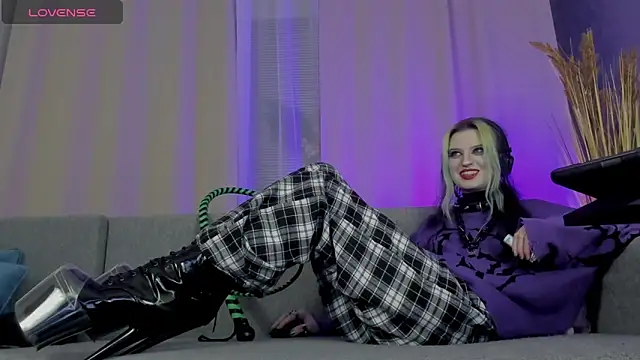 ToxicKittyy online show from March 12, 2026, 9:41 pm