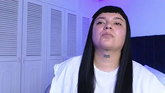 Laura cap7 online show from February 2, 2026, 7:35 pm