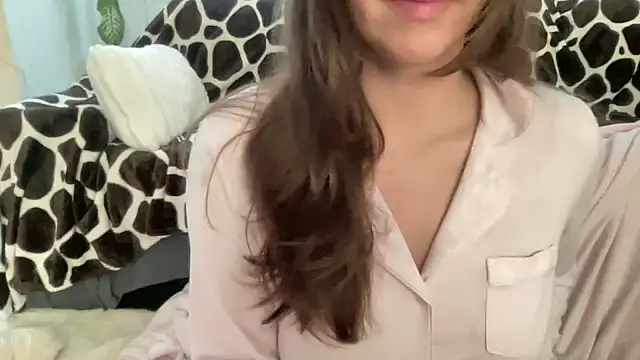 LunnaMonroe online show from January 17, 2026, 8:40 am