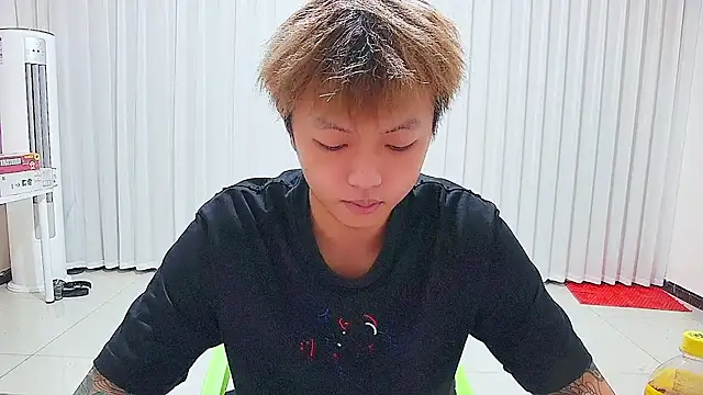 Chocolates-001 online show from July 25, 2026, 3:18 pm