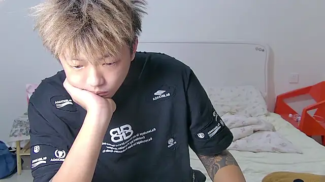 Chocolates-001 online show from July 22, 2026, 1:24 pm