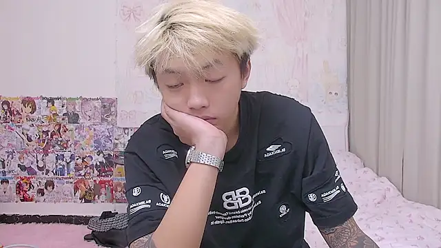 Chocolates-001 online show from April 28, 2026, 11:47 am