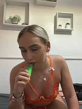 Scarletbx online show from February 3, 2026, 4:34 pm