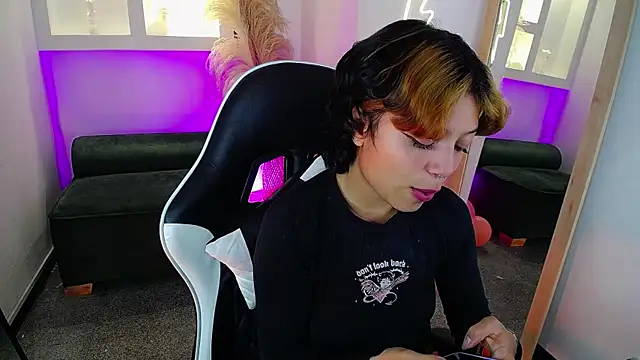 melodyy as online show from April 27, 2026, 1:09 pm