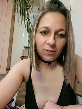 AdaJoy online show from May 2, 2026, 10:15 pm