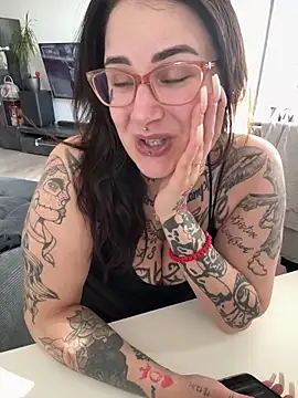 Snapshot of NyxTattoo chatting on April 3, 2026, 12:55 pm NyxTattoo online show from April 3, 2026, 12:55 pm