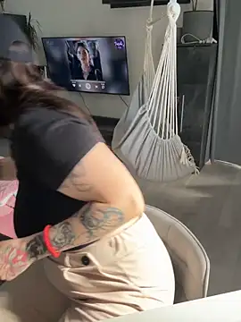 Snapshot of NyxTattoo chatting on May 1, 2026, 1:05 pm NyxTattoo online show from May 1, 2026, 1:05 pm