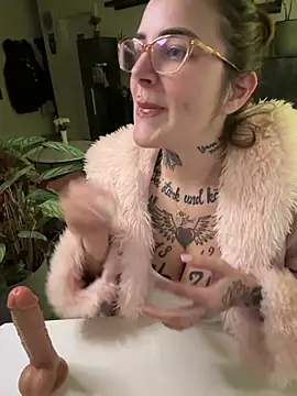 Snapshot of NyxTattoo chatting on February 17, 2026, 6:27 pm NyxTattoo online show from February 17, 2026, 6:27 pm