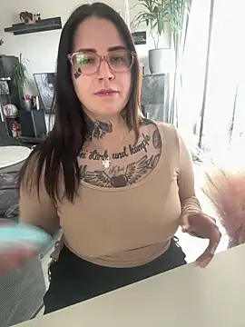 Snapshot of NyxTattoo chatting on April 10, 2026, 8:54 am NyxTattoo online show from April 10, 2026, 8:54 am