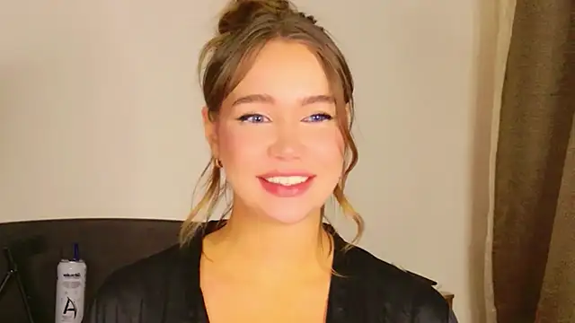 Snapshot of SilverHanna chatting on March 5, 2026, 9:11 pm SilverHanna online show from March 5, 2026, 9:11 pm