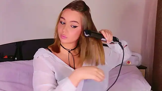 Snapshot of SilverHanna chatting on March 13, 2026, 3:17 pm SilverHanna online show from March 13, 2026, 3:17 pm