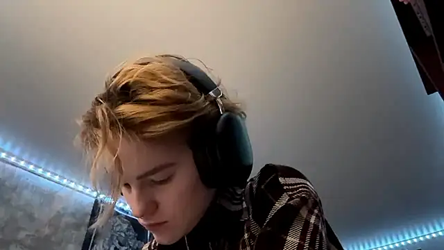 CutieGoga online show from February 1, 2026, 2:15 pm