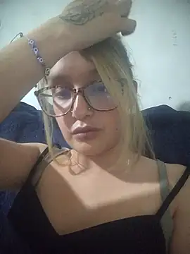 Karla-giraldo 1 online show from March 25, 2026, 4:45 am