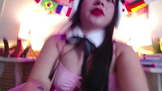 Snapshot of Veroo_Hotlips chatting on July 5, 2026, 8:15 pm Veroo Hotlips online show from July 5, 2026, 8:15 pm