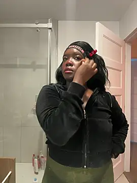 icelyne 2001 online show from February 17, 2026, 9:12 pm