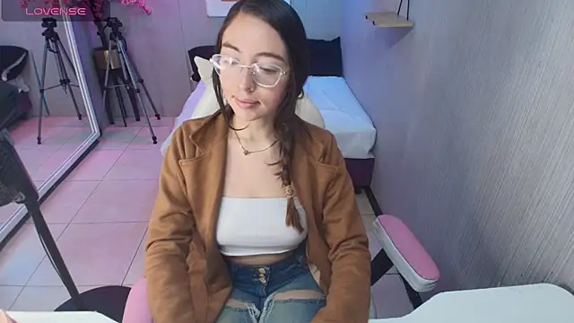 Veronica miiller online show from June 20, 2026, 7:08 pm