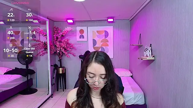Veronica miiller online show from April 28, 2026, 7:51 pm