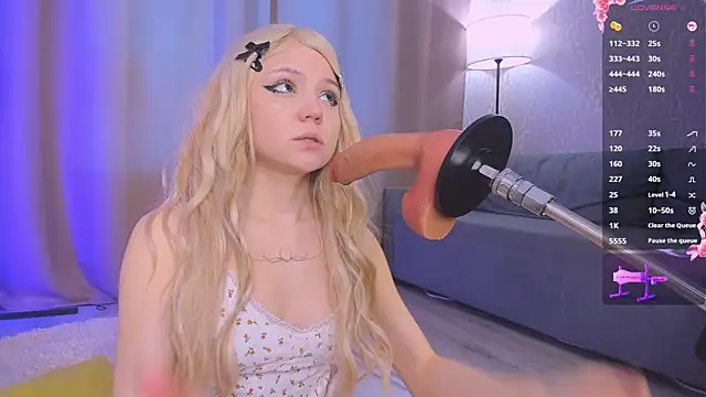 Snapshot of Tiny_Emmy chatting on March 14, 2026, 5:24 am Tiny Emmy online show from March 14, 2026, 5:24 am