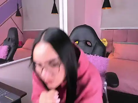 Valery Duran  online show from January 18, 2026, 12:41 pm