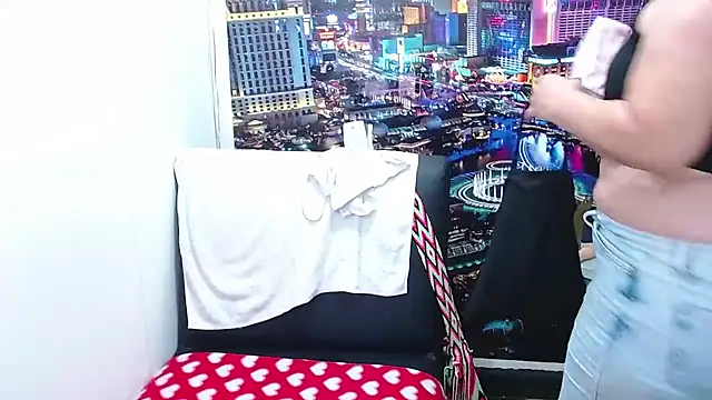 tila nastyy online show from April 25, 2026, 1:25 pm