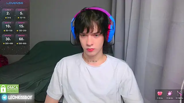 LeonBoykisser online show from April 24, 2026, 8:22 pm