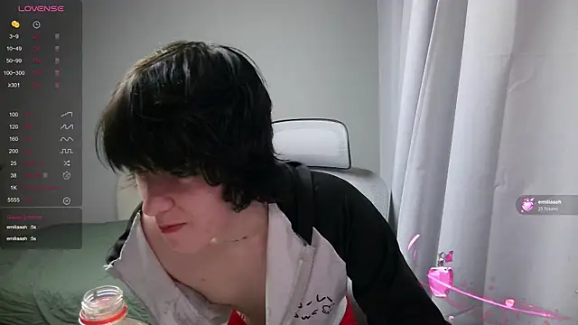 LeonBoykisser online show from February 12, 2026, 1:55 pm