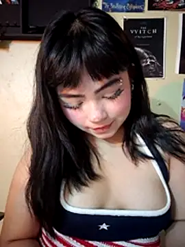 pinkybombon online show from July 4, 2026, 9:41 pm
