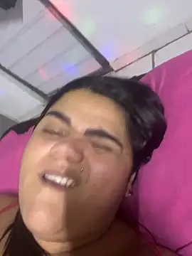 MorenaCariok online show from June 18, 2026, 11:32 pm