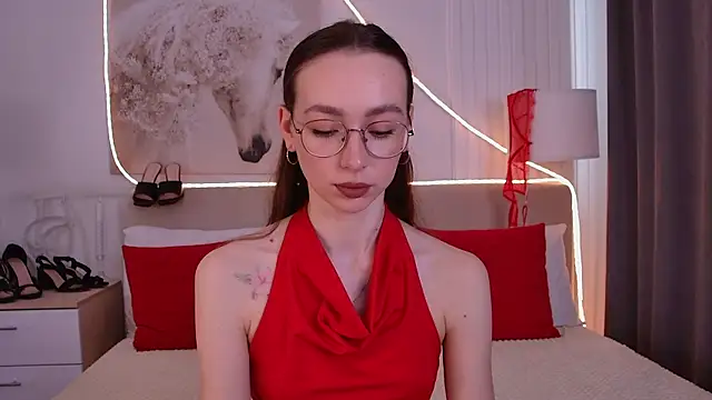 Snapshot of Emily_Simon chatting on May 16, 2026, 5:28 am Emily Simon online show from May 16, 2026, 5:28 am