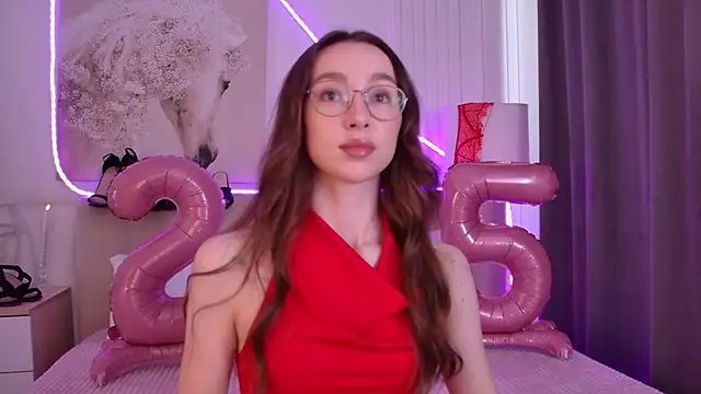 Snapshot of Emily_Simon chatting on June 23, 2026, 6:44 am Emily Simon online show from June 23, 2026, 6:44 am
