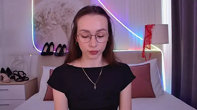 Emily Simon online show from July 4, 2026, 5:03 am