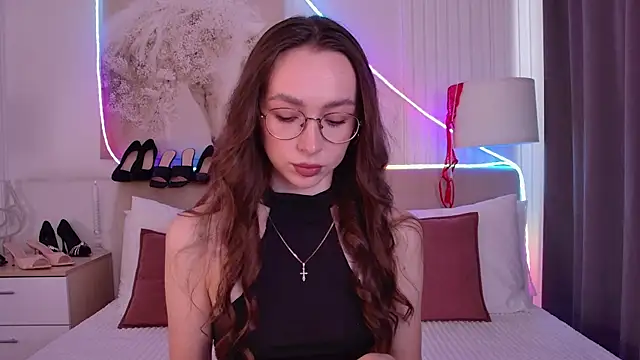Emily Simon online show from August 4, 2026, 5:45 am