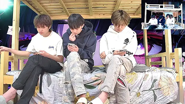 xiaohuangren01 online show from March 2, 2026, 7:15 am